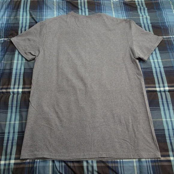 Iconic Classic Jaws Gray T-Shirt Size Medium - Picture 2 of 4